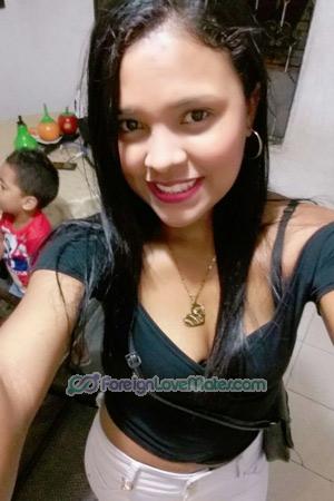 176810 - Laura Age: 33 - Colombia