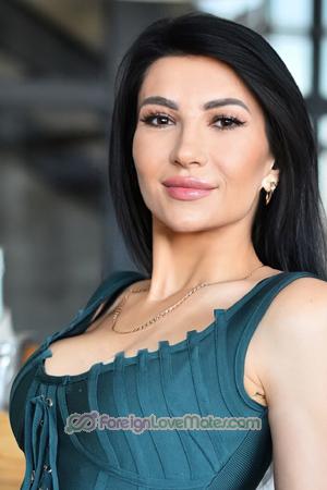 225257 - Yuliia Age: 47 - Ukraine